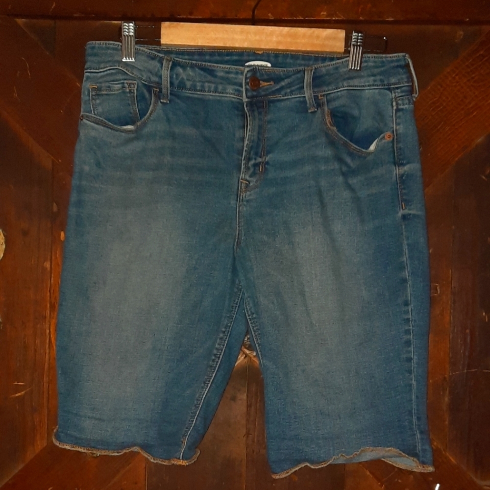 🍀3/15 Old Navy Jean Shorts